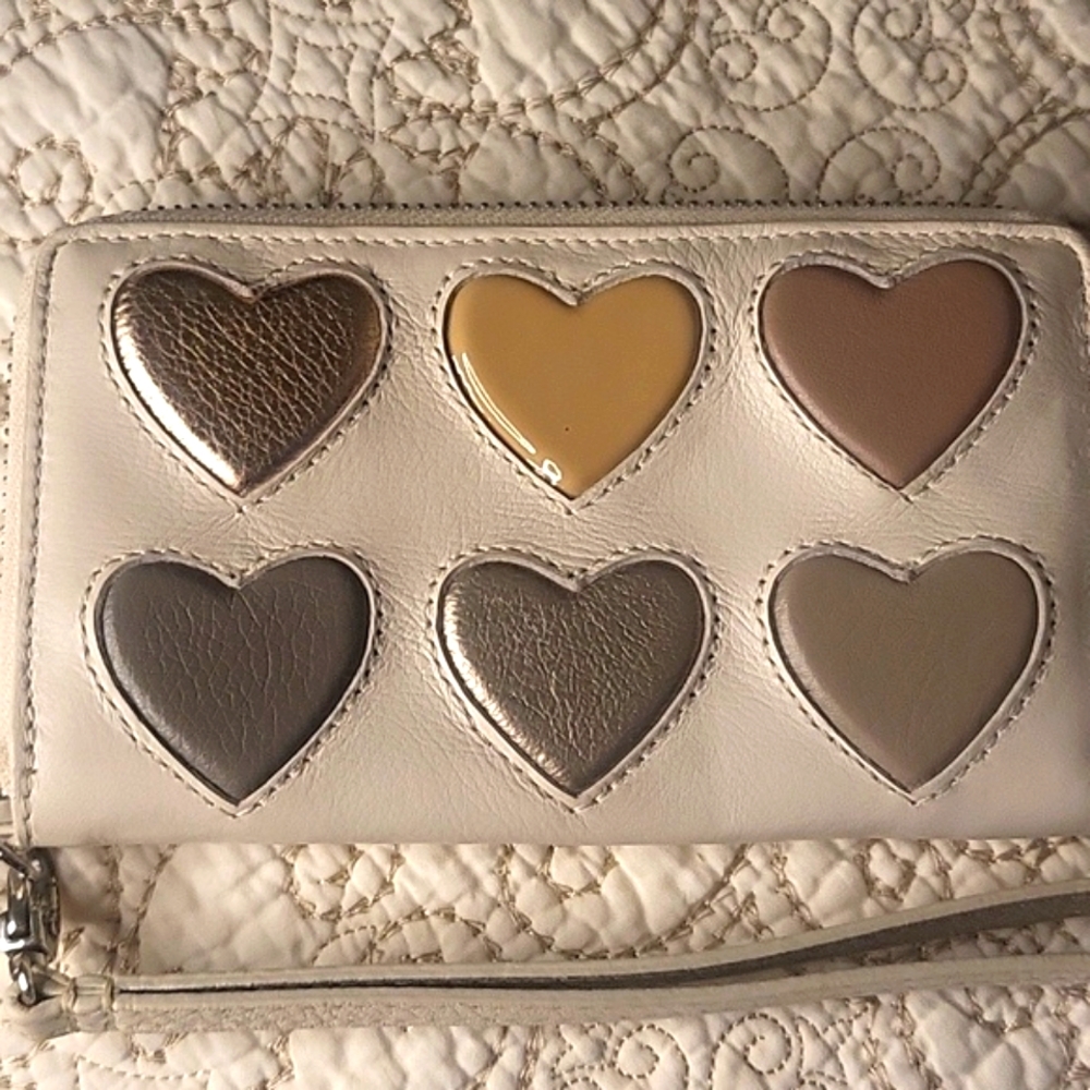 Brighton Leather Heart Wallet with wristlet - Picture 2 of 10